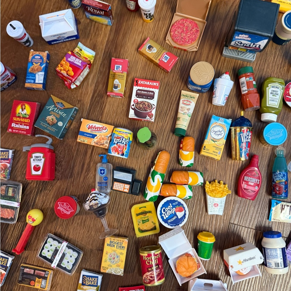 Colorful Miniature Grocery Store Set - Picture 3 of 4